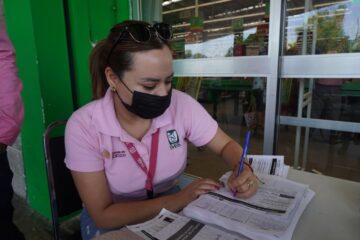 Aplican vacuna anticovid en supermercados de Tuxtla y Tapachula