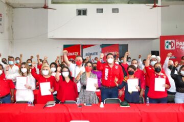 Entrega el CDE PRI constancias a regidores