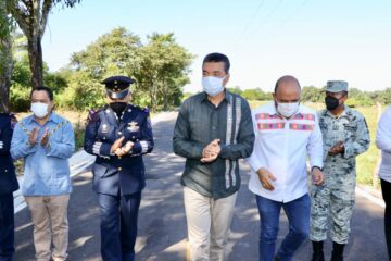 Tras añeja petición, REC inaugura tramo carretero hacia Zona Aérea Militar, en Palenque