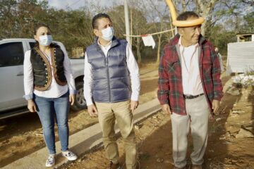 Asiste Llaven Abarca a Caravana Compartiendo Sonrisas en El Jobo