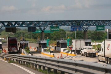 Trabajadores podrían tomar autopista en protesta por despidos