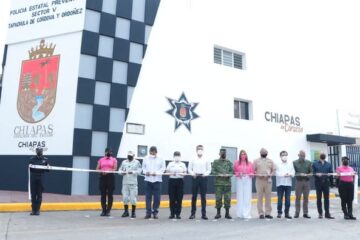 Rutilio Escandón inaugura remodelación de cuartel y entrega equipamiento a policías en Tapachula