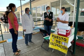 Supervisa titular del IMSS en Chiapas módulos de vacunación anti COVID-19 en Reforma