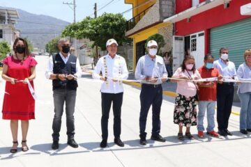 Inaugura Rutilio Escandón pavimentación de calles en colonia Jardines del Pedregal de Tuxtla Gutiérrez