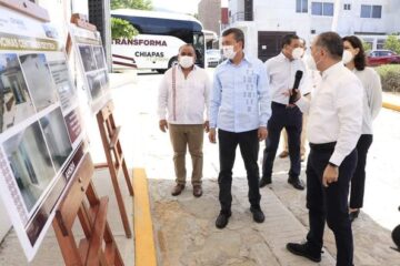 Rutilio Escandón inauguró obras y entregó un autobús en beneficio del Cecyte Chiapas