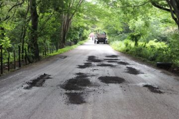 En Villaflores el Ayuntamiento realiza el Programa de Bacheo Permanente