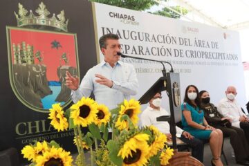 Inaugura Rutilio Escandón Área de Preparación de Crioprecipitado en el Banco de Sangre de Tuxtla Gutiérrez