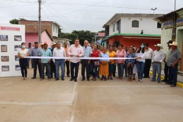 En Jesús M Garza Mariano Rosales entrega calle pavimentada