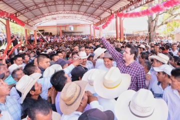 Se reúne Carlos Molina con militantes y simpatizantes de Bachajón