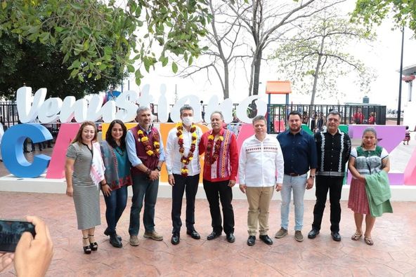 Junto a familias de Venustiano Carranza, Rutilio Escandón inaugura el  Parque Central - Filo y Sofía