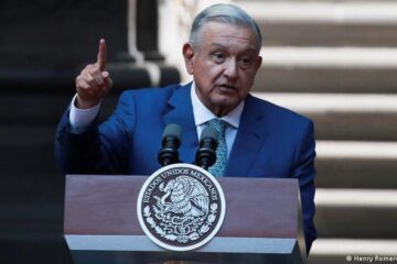 “¿Qué se creen esos mequetrefes, intervencionistas? A México se le respeta”: AMLO