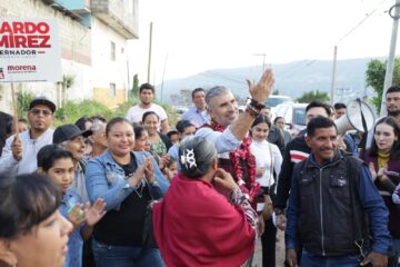 Ángel Torres recorre la colonia “Dr. Gabriel Gutiérrez Zepeda”en apoyo a Eduardo Ramírez