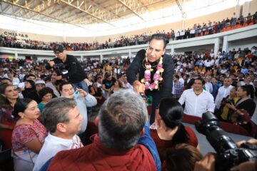 Eduardo Ramírez reconoce trabajo de Angel Torres a favor de Tuxtla