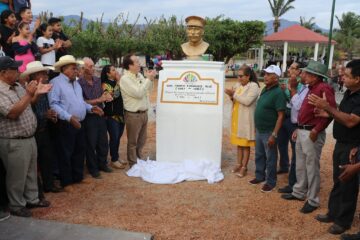 Mariano Rosales inaugura parque en La Garza