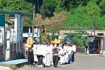 Católicos encabezan marcha por la paz en Motozintla