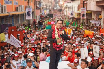 Eduardo Ramírez asiste al Sexto Informe de Gobierno de AMLO