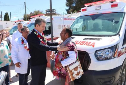 Rutilio Escandón 10 ambulancias de traslado para centros de salud y hospitales de la región Altos