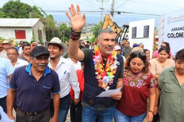 Se suma Colonia Azteca a la pavimentación de calles: Angel Torres