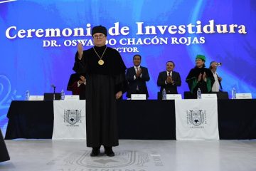 Se realiza en la UNACH la ceremonia de investidura del rector Oswaldo Chacón Rojas