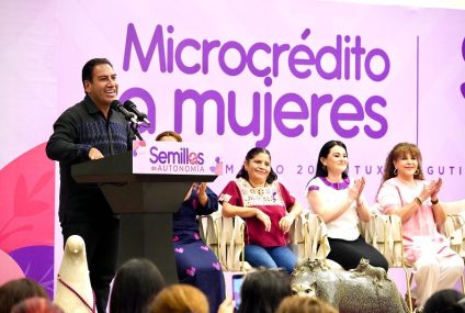 Eduardo Ramírez impulsa autonomía económica de mujeres con entrega de microcréditos