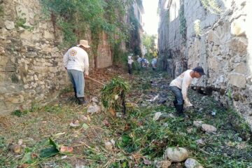 Extraen más de mil toneladas de basura del río El Sabinal